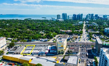 2640 SW 28th Ln, Miami, FL à vendre Photo de l’immeuble– Image 1 sur 4