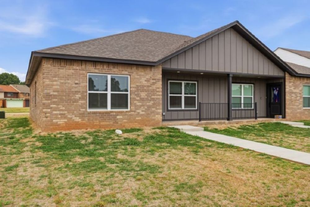 3611 & 3613 Frontier Avenue, Ponca City, OK à vendre Photo de l’immeuble– Image 1 sur 32