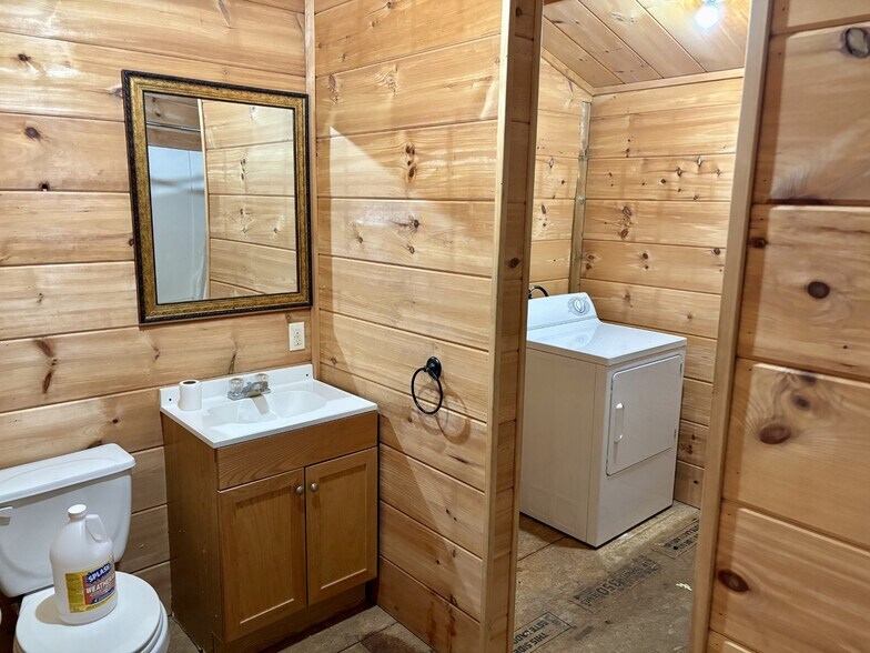 517-519 Turnpike Rd, Lawrenceburg, TN à vendre - Photo intérieure – Image 3 sur 13