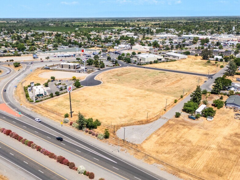 100 Frances Ln, Orland, CA à vendre - Photo de l’immeuble – Image 2 sur 4