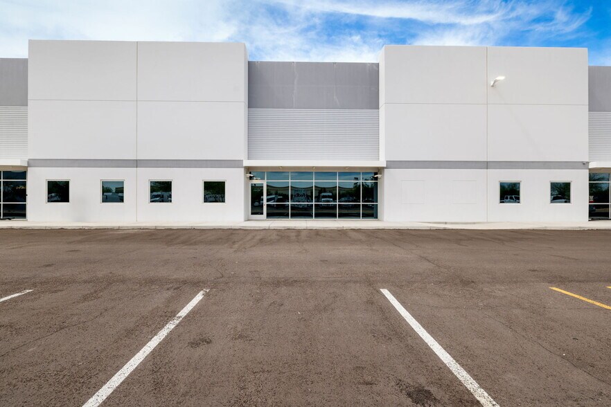 777 W Pinnacle Peak Rd, Phoenix, AZ à louer - Photo de l’immeuble – Image 2 sur 16