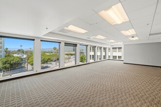 2727 W Alameda Ave, Burbank, CA à louer Photo intérieure– Image 1 sur 9