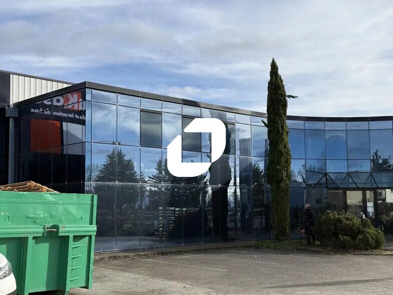 1 Parvis, Voiron à louer - Photo de l’immeuble – Image 1 sur 8