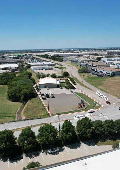 2605 Forum Dr, Grand Prairie, TX à vendre - Photo de l’immeuble – Image 2 sur 4
