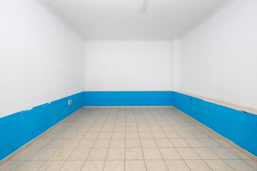 Local commercial dans Lanjarón à vendre - Photo intérieure – Image 2 sur 13