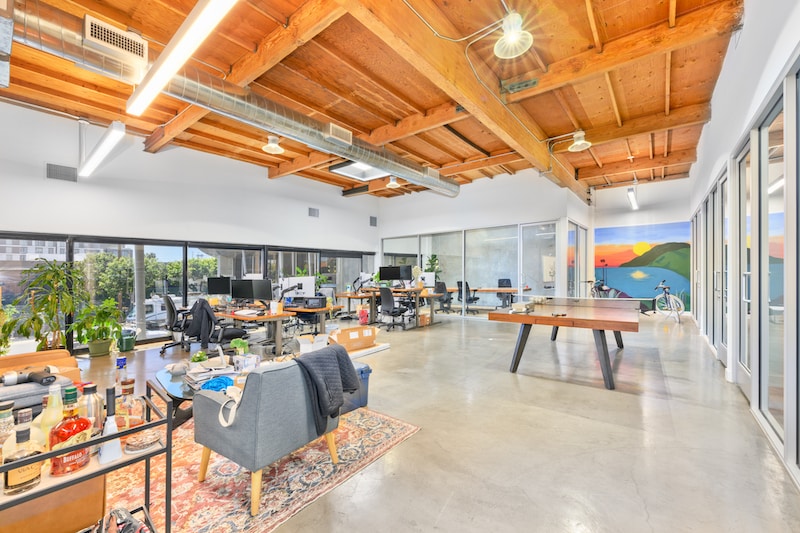 2036-2048 Armacost Ave, Los Angeles, CA à louer Photo de l’immeuble– Image 1 sur 4