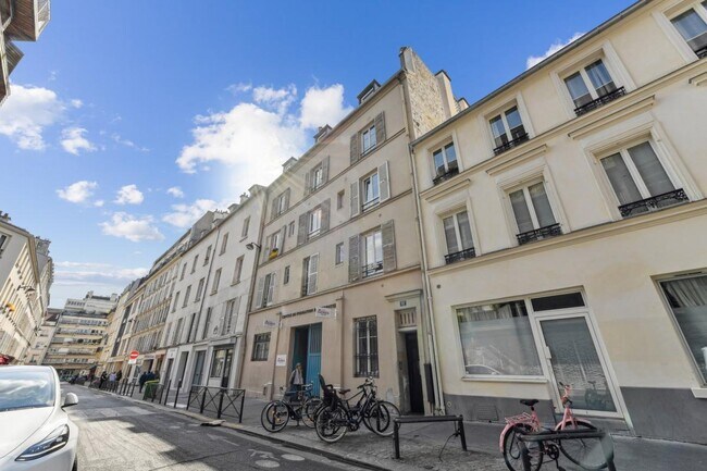 Plus de détails pour 11 Rue Pierre Dupont, Paris - Bureau à louer