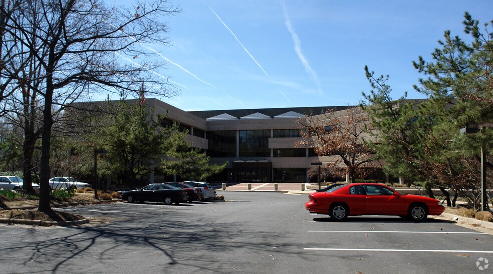 1501 Farm Credit Dr, McLean, VA à louer - Photo de l’immeuble – Image 2 sur 12