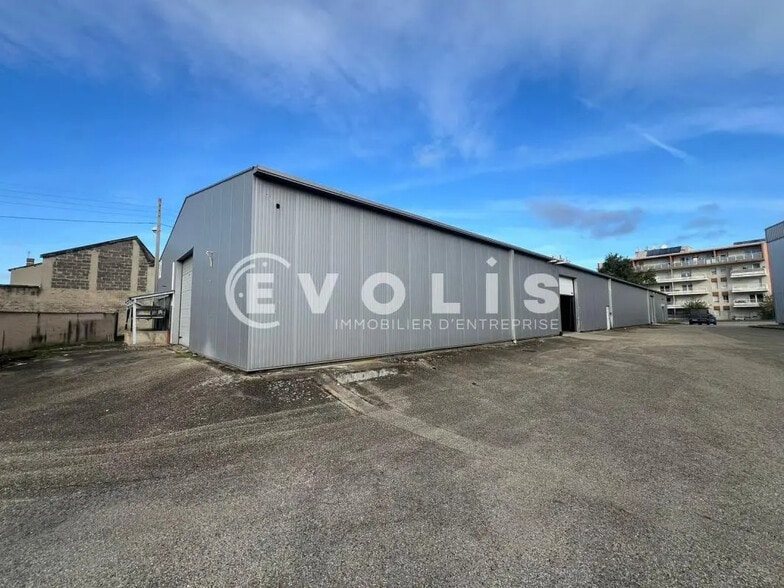 13 Rue Marx Dormoy, Vénissieux à louer - Photo de l’immeuble – Image 1 sur 15