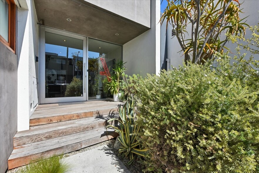 1319 Abbot Kinney Blvd, Venice, CA à louer - Photo de l’immeuble – Image 2 sur 49