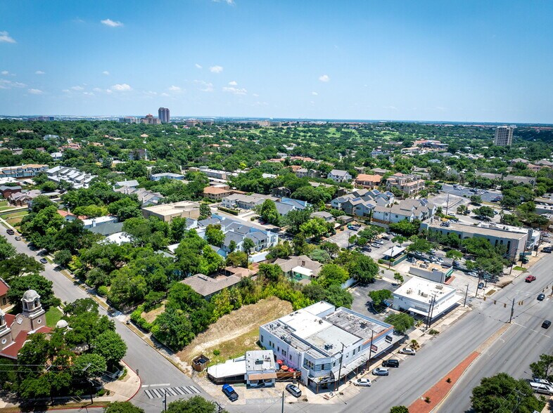 5050 Broadway, Alamo Heights, TX à vendre - Aérien – Image 2 sur 43