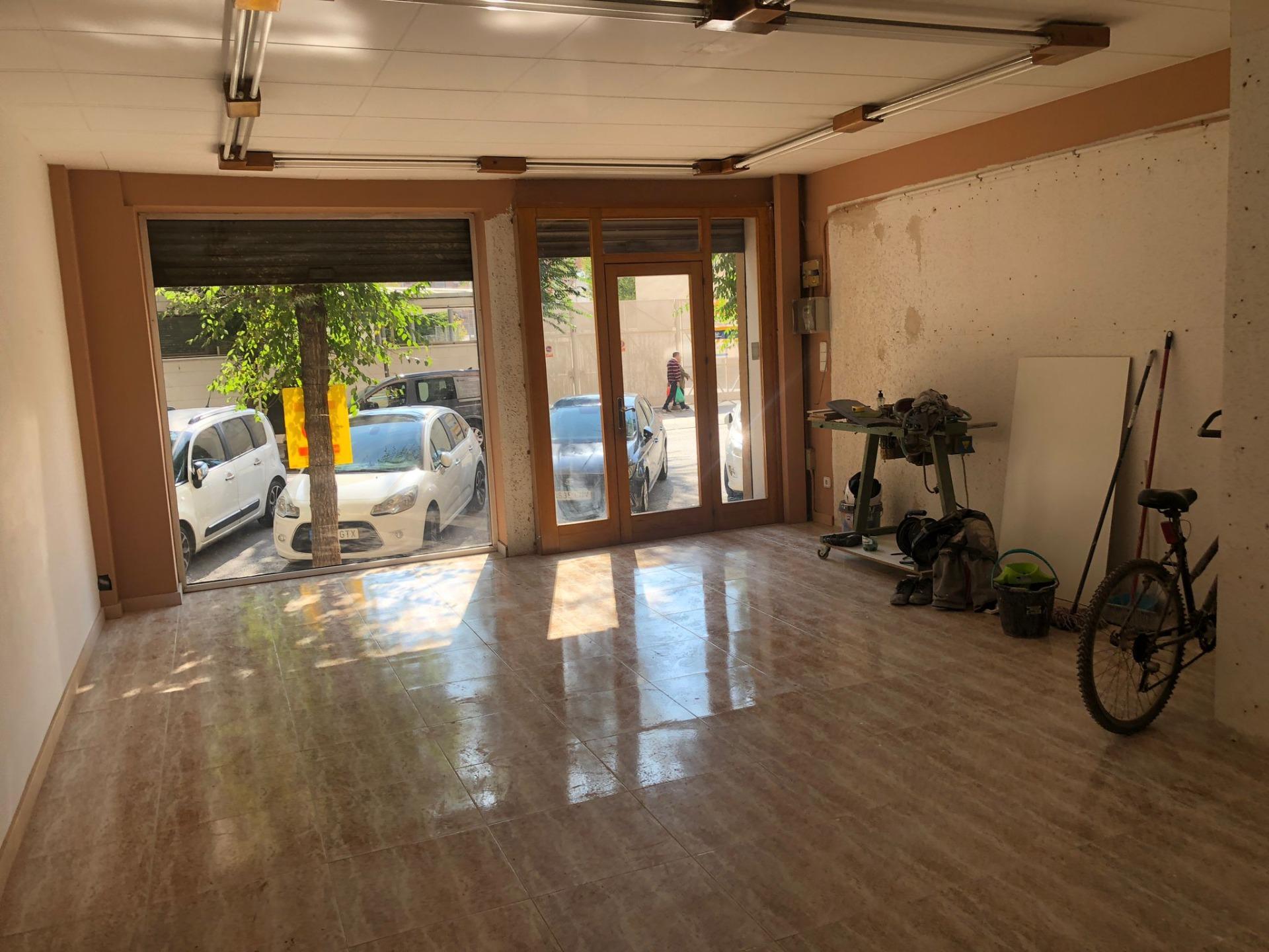 Local commercial dans Badalona, Barcelona à louer Photo intérieure– Image 1 sur 5