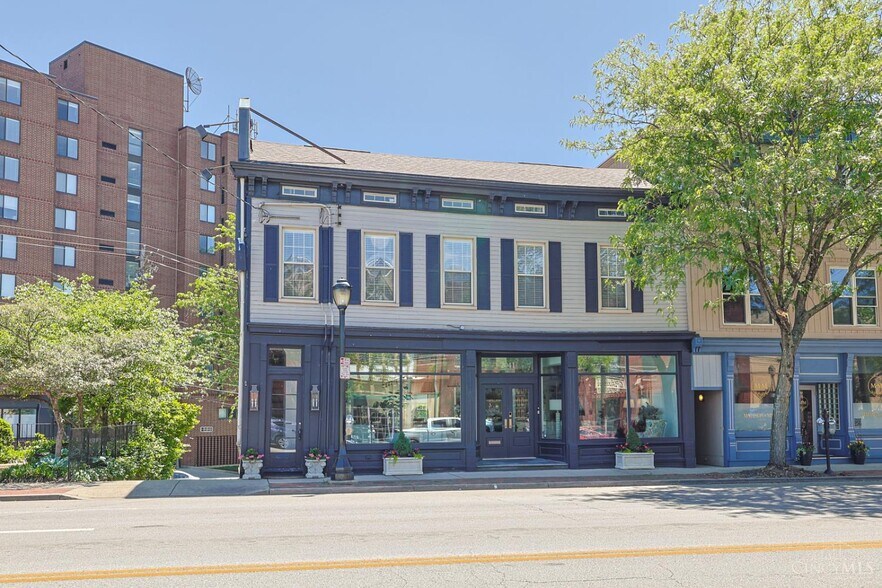 2041-2043 Madison Rd, Cincinnati, OH à vendre - Photo de l’immeuble – Image 1 sur 39