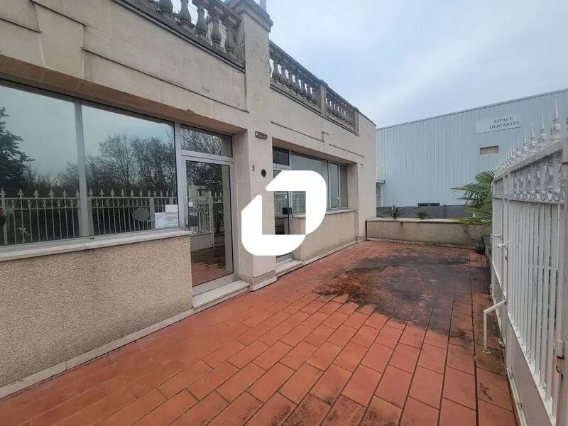 Local commercial dans Morangis à louer Photo de l’immeuble– Image 1 sur 12