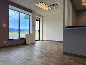 733-759 Memorial Ave, West Springfield, MA à vendre Photo intérieure– Image 2 sur 8