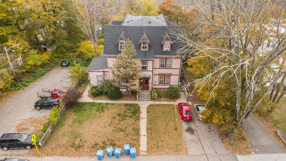 124 Washington St, Norwich, CT à vendre - Photo de l’immeuble – Image 2 sur 20