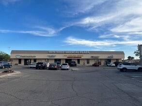 6955 N Mesa St, El Paso, TX à louer Photo de l’immeuble– Image 1 sur 3