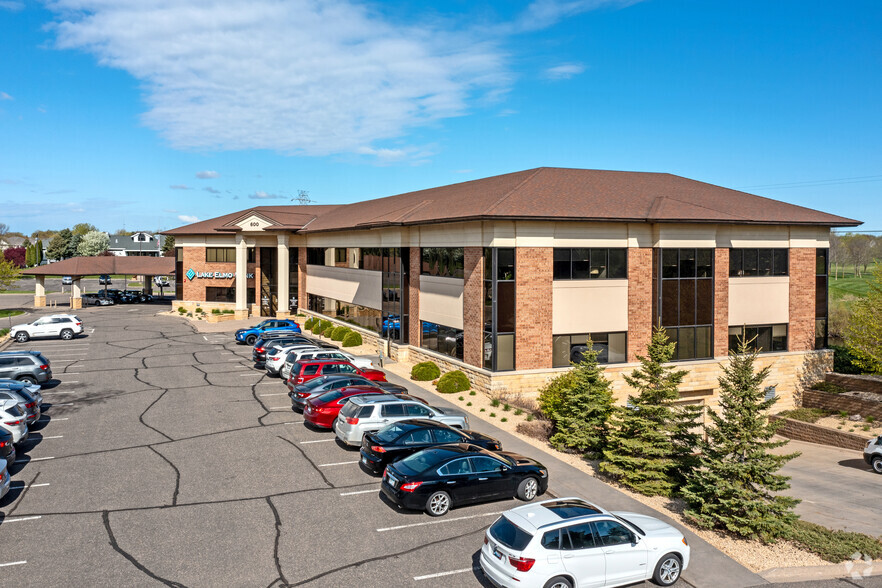 600 N Inwood Ave N, Oakdale, MN à louer - Photo de l’immeuble – Image 2 sur 5