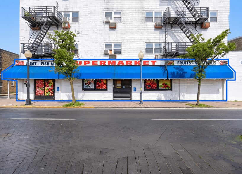 325 Henry St, Orange, NJ à louer - Photo de l’immeuble – Image 1 sur 11