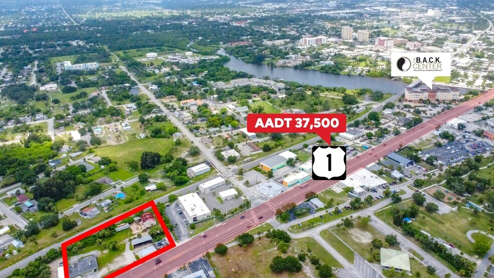 2530 S Harbor City Blvd, Melbourne, FL à vendre - Photo de l’immeuble – Image 3 sur 7