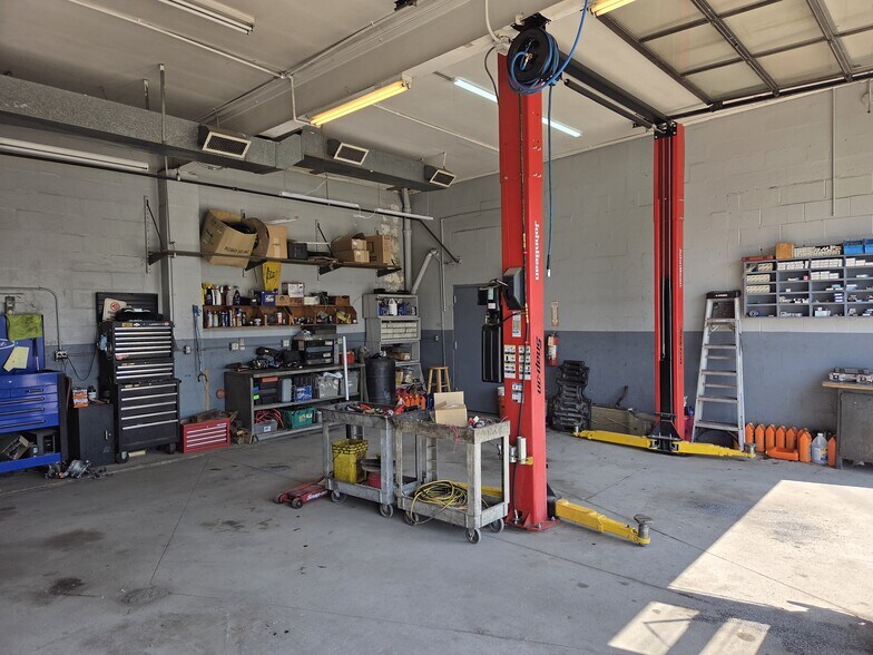 39 S Broadway St, Gloucester City, NJ à vendre - Photo de l’immeuble – Image 1 sur 21