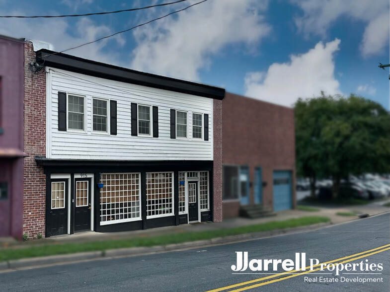 915 Sophia St, Fredericksburg, VA à louer - Photo de l’immeuble – Image 2 sur 3