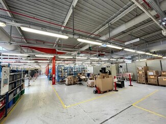 Plus de détails pour Industriel/Logistique à louer