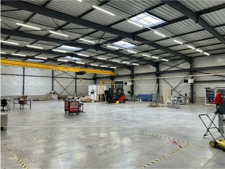 Local d'activités dans Château-Gaillard à vendre - Photo intérieure – Image 1 sur 3