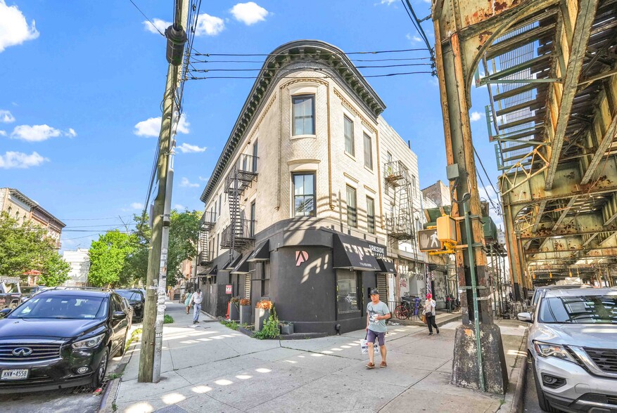 6326 New Utrecht Ave, Brooklyn, NY à vendre - Photo de l’immeuble – Image 2 sur 17