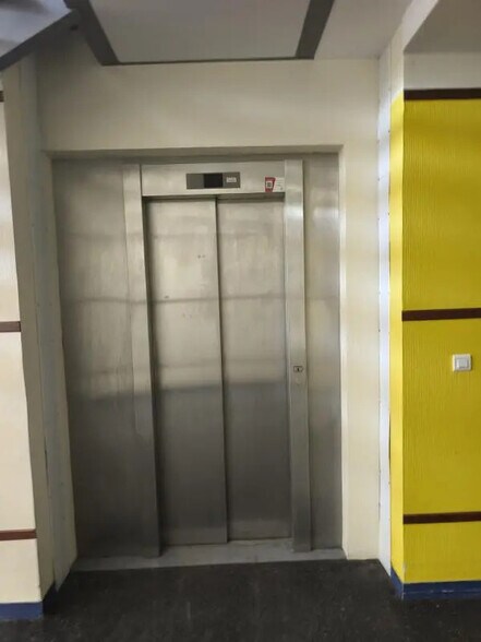 Local d'activités dans Hérouville-Saint-Clair à vendre - Photo de l’immeuble – Image 2 sur 7