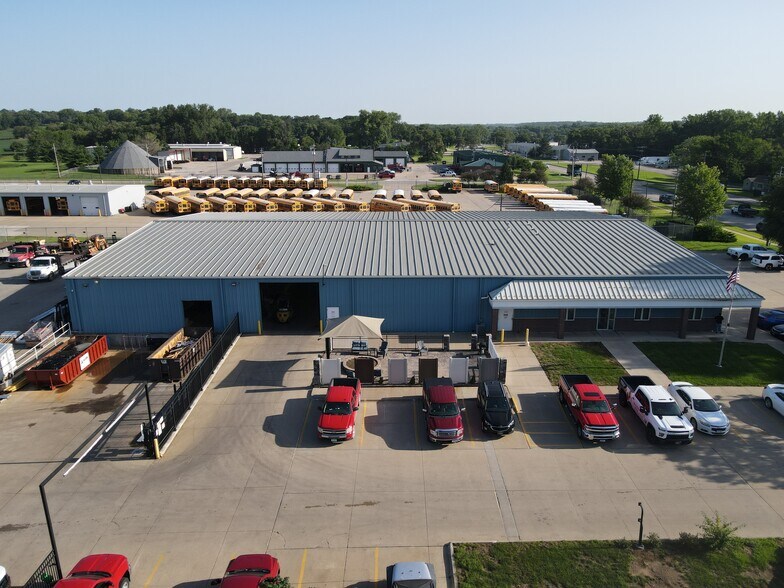 6300 NW Beaver Dr, Johnston, IA à louer - Photo de l’immeuble – Image 2 sur 6
