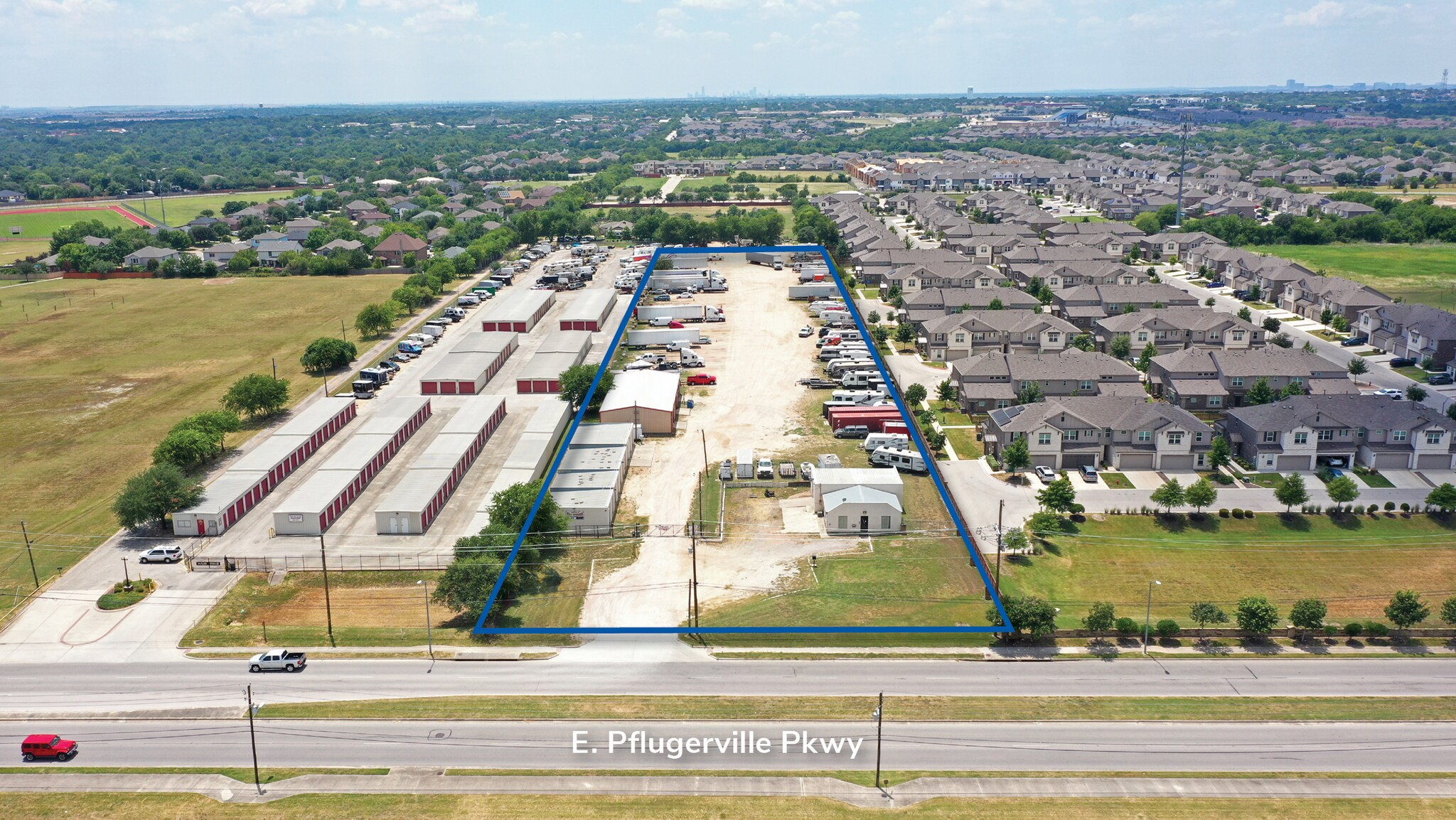 709 E Pflugerville Pky, Pflugerville, TX à louer Photo de l’immeuble– Image 1 sur 13