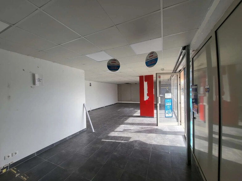 Local commercial dans Saint-Michel-Sur-Orge à louer - Photo intérieure – Image 2 sur 4