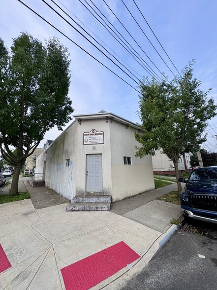 70-72 Grove Ave, Staten Island, NY à vendre - Photo de l’immeuble – Image 2 sur 11