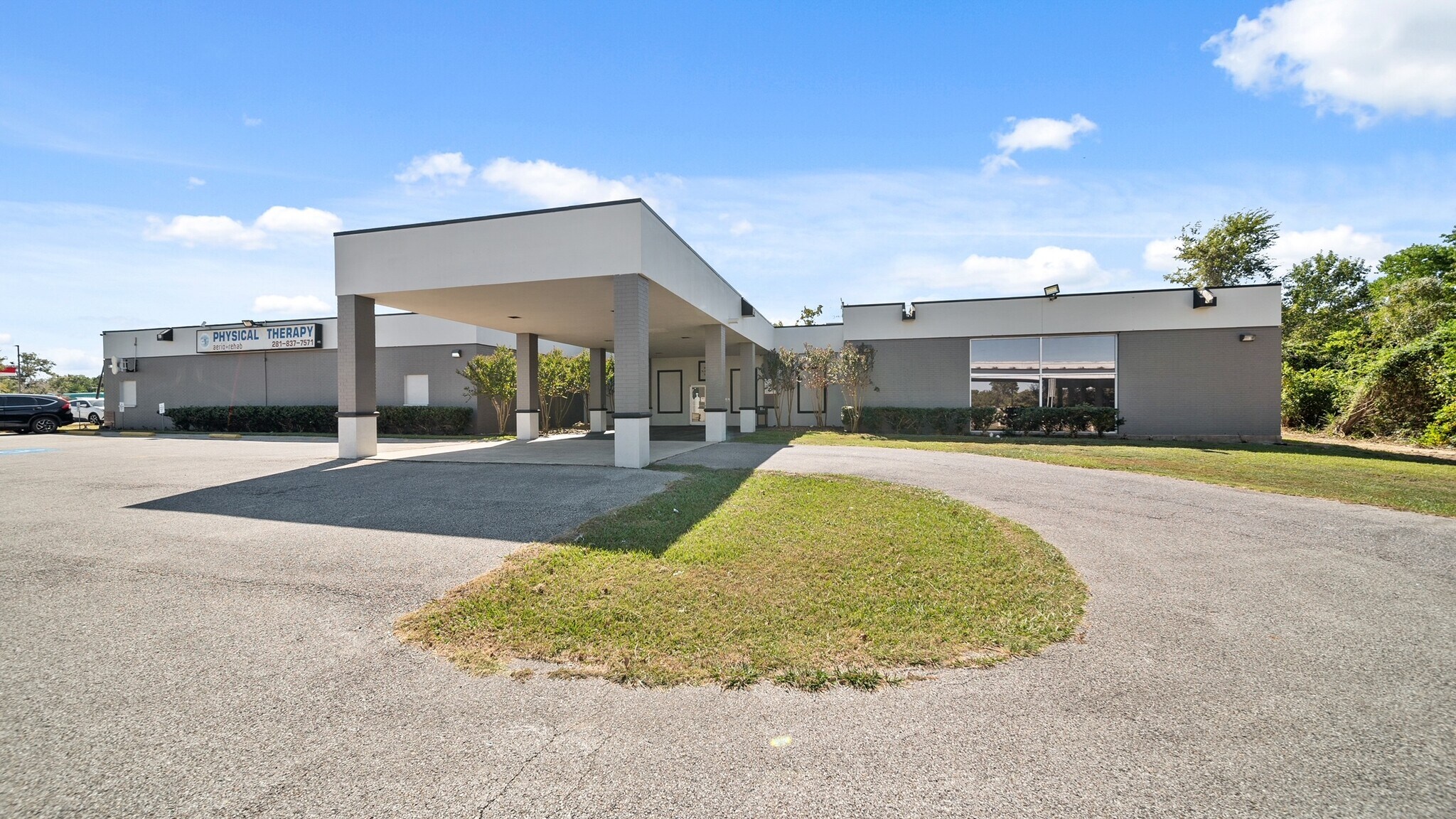 910 N Highway 146, Baytown, TX à vendre Photo de l’immeuble– Image 1 sur 30