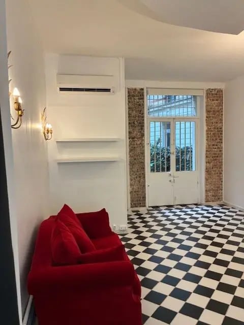 Local commercial dans Paris à louer Photo intérieure– Image 1 sur 6