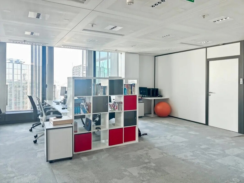 16 Place De L'Iris, Courbevoie à louer - Photo de l’immeuble – Image 2 sur 16