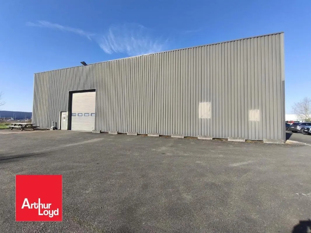 Local d’activités dans Gellainville à louer Photo de l’immeuble– Image 1 sur 5
