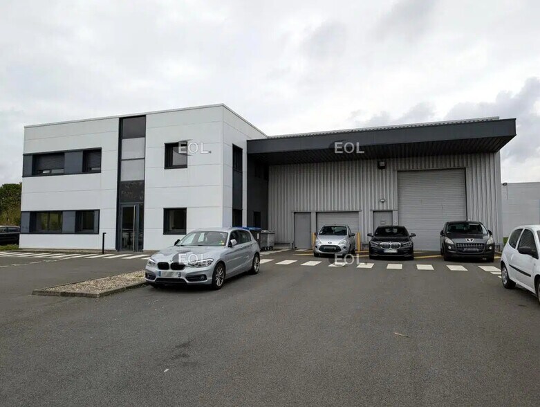 Local d’activités dans Lens à louer - Photo de l’immeuble – Image 1 sur 4