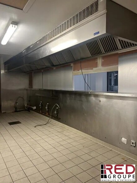 Local commercial dans Aix-en-Provence à louer - Photo de l’immeuble – Image 3 sur 5