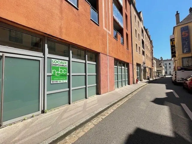 Bureau dans Chalon-sur-Saône à louer - Photo de l’immeuble – Image 1 sur 9