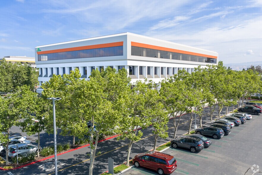 2540 N 1st St, San Jose, CA à louer - Photo principale – Image 1 sur 4