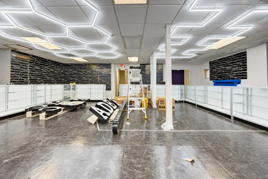 4226 Mayfield Rd, Cleveland, OH à vendre - Photo de l’immeuble – Image 3 sur 15