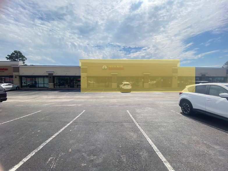 2106 W Gentry Pky, Tyler, TX à louer - Photo de l’immeuble – Image 1 sur 6
