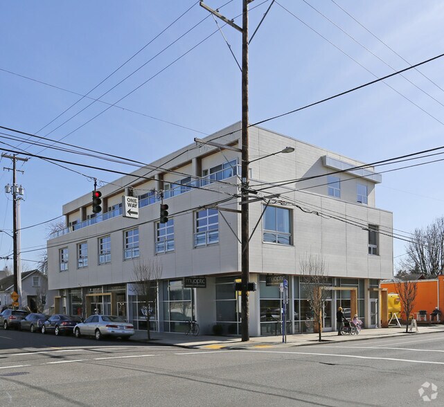 10-12 NE Shaver St, Portland, OR à vendre - Photo de l’immeuble – Image 2 sur 27