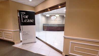 860 Main St, Moncton, NB à louer Photo intérieure– Image 2 sur 5