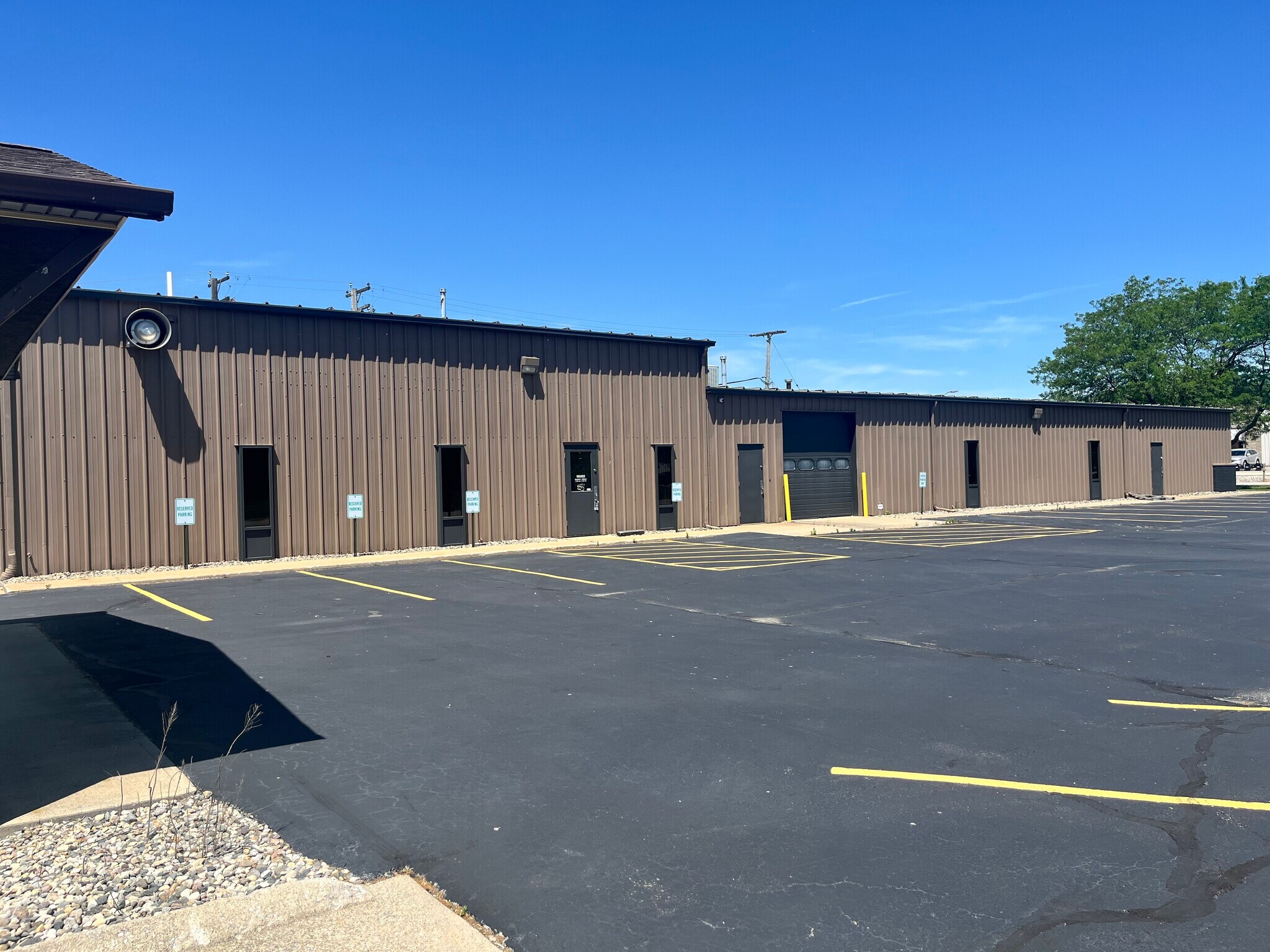 6319 Discount Dr, Fort Wayne, IN à louer Photo de l’immeuble– Image 1 sur 7