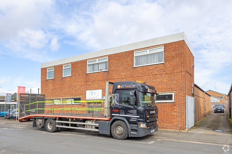 13-21 Church St, Grimsby à louer - Photo de l’immeuble – Image 2 sur 2