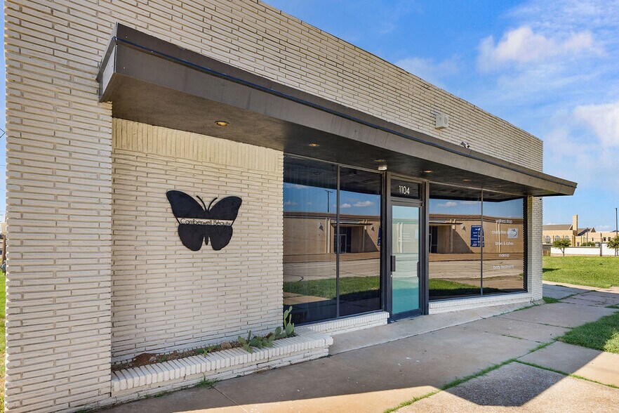 1104 11th St, Wichita Falls, TX à vendre - Photo principale – Image 1 sur 30