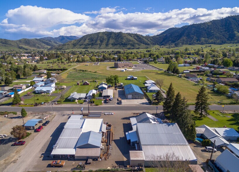5824 Sunset Hwy, Cashmere, WA à vendre - Photo de l’immeuble – Image 2 sur 29